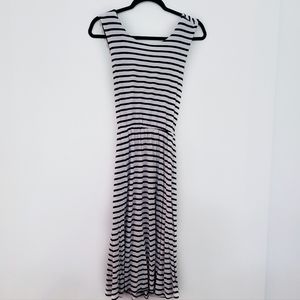 🩷 LOFT Striped Black & White Dress 👗 Size Medium